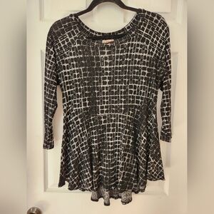 Tiano by Steve Barraza‎ Sochi Blouse M Black White Print Peplum Top USA